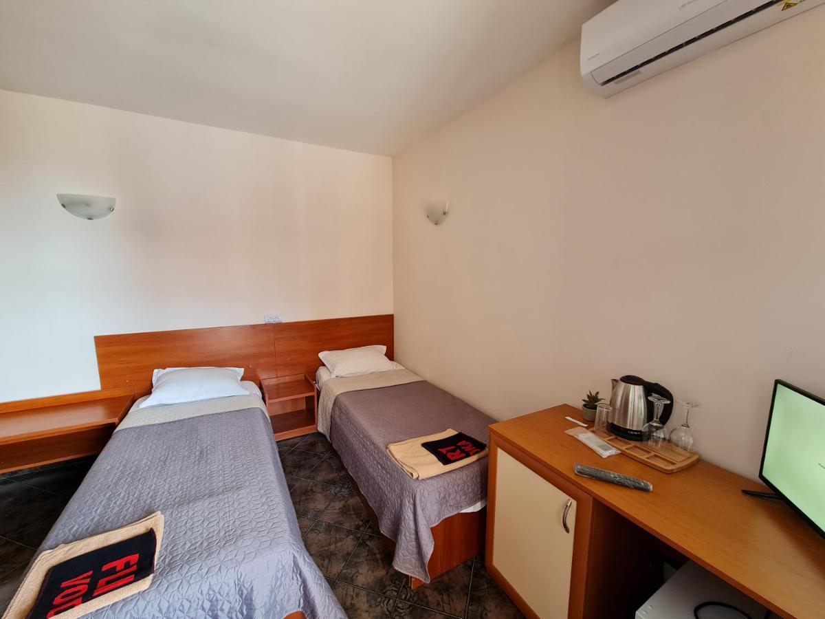Алми Almi Hotel Свети Влас Екстериор снимка