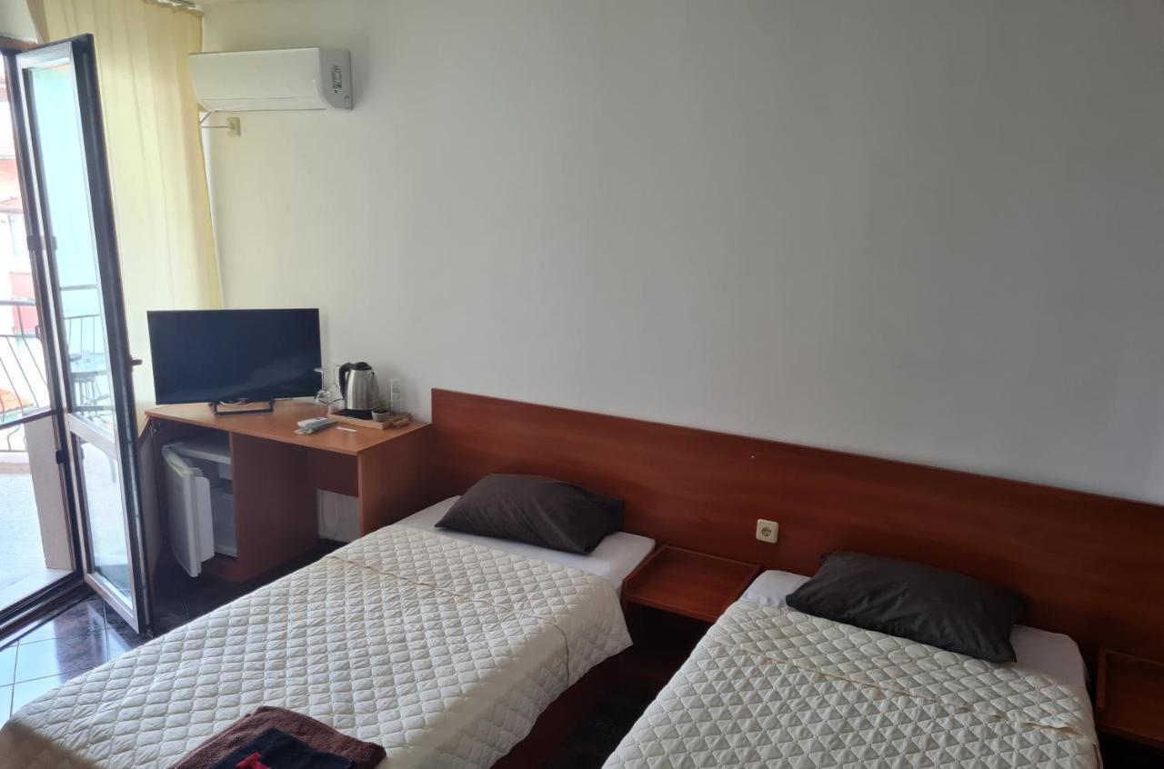 Алми Almi Hotel Свети Влас Екстериор снимка
