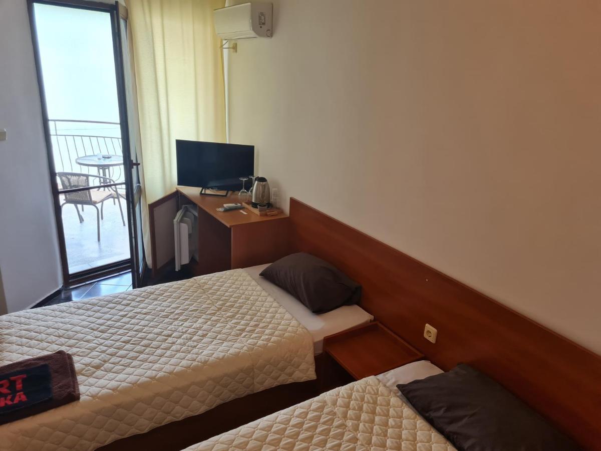 Алми Almi Hotel Свети Влас Екстериор снимка