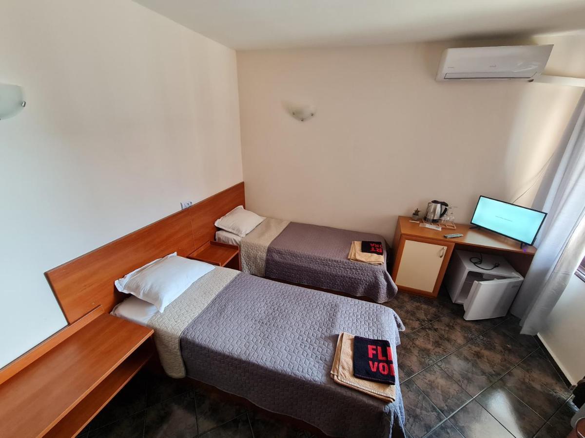 Алми Almi Hotel Свети Влас Екстериор снимка