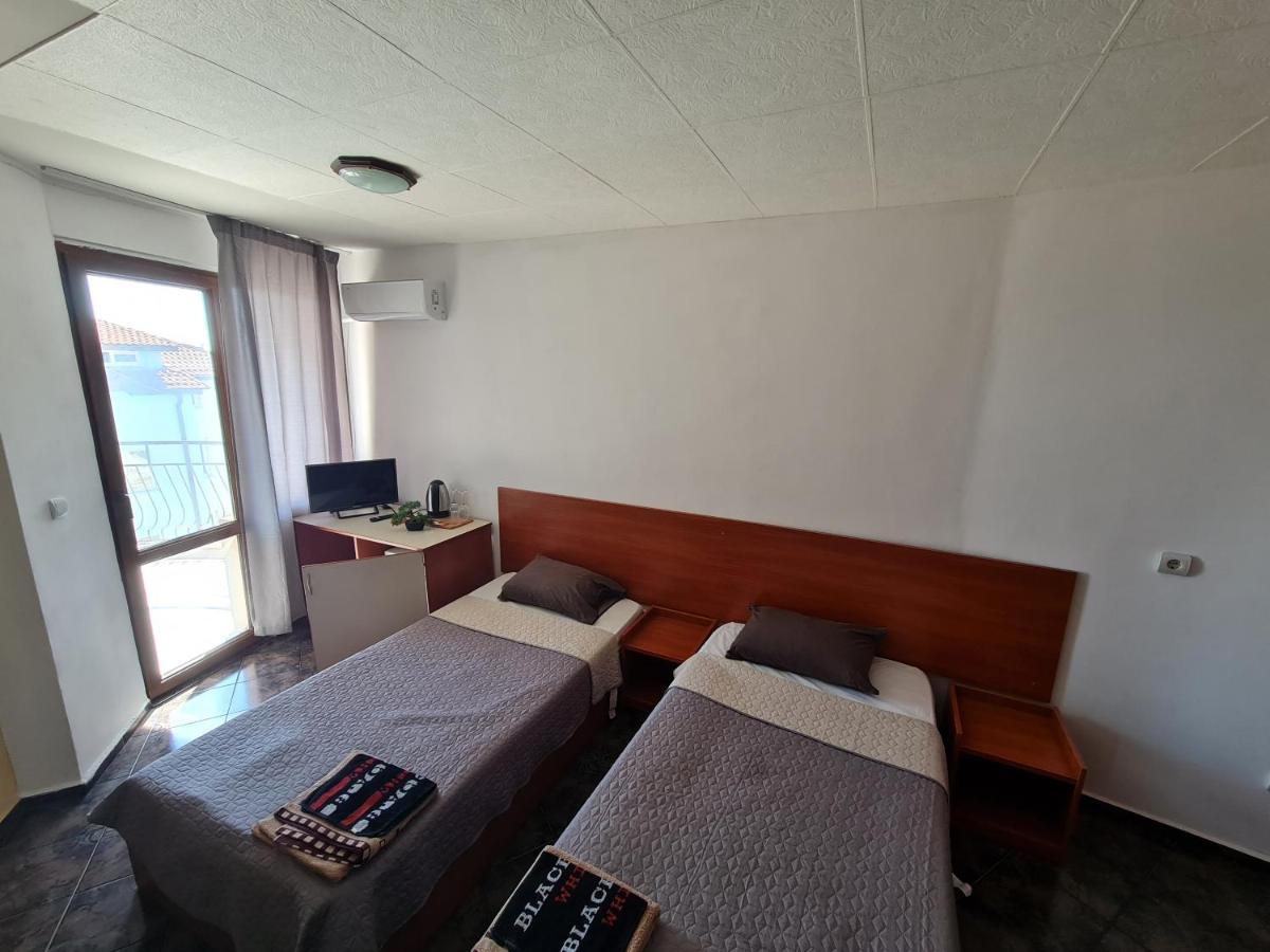 Алми Almi Hotel Свети Влас Екстериор снимка